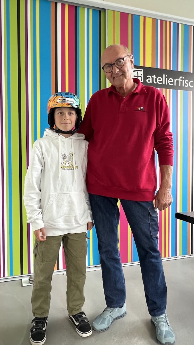 Mael Fretz mit Sponsor Atelier Fischler